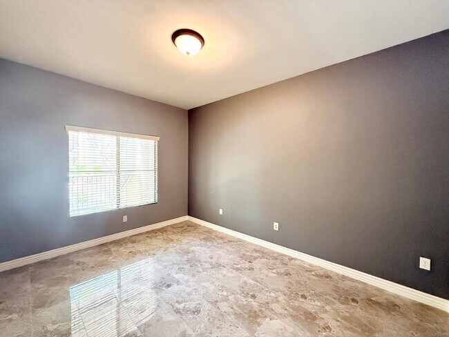 Building Photo - 5450 E Deer Valley Dr