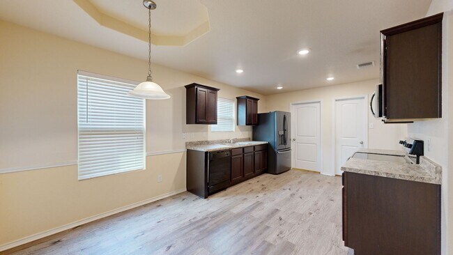 Building Photo - Minutes from Fort Hood charming 4 bedroom ...
