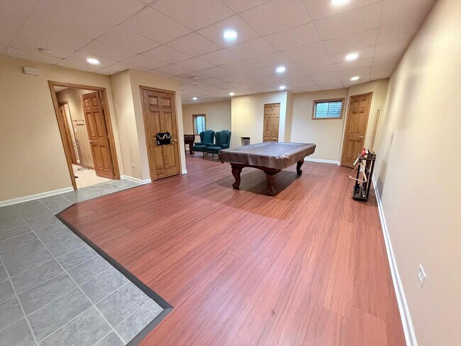 Building Photo - 3823 Sunburst Ln