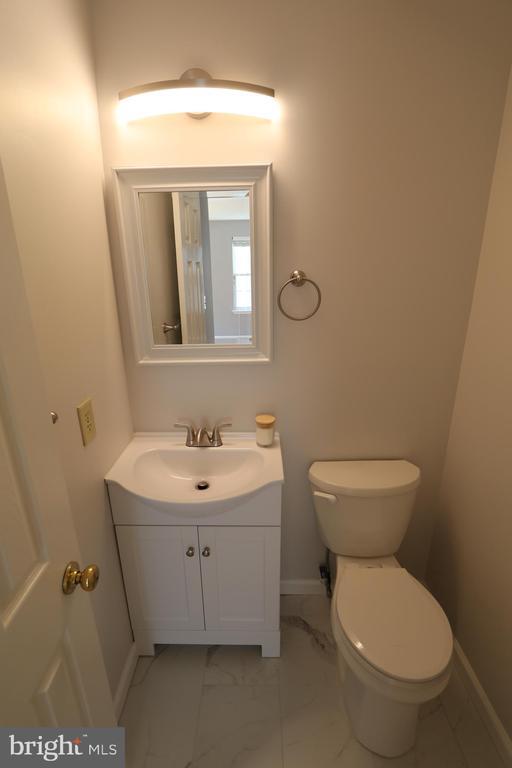 Building Photo - 5213 Zephyr Ave