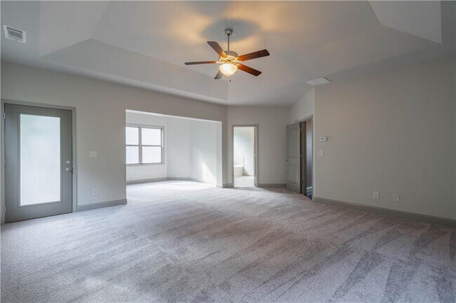 Building Photo - 2121 Spring Sound Ln