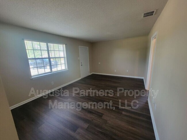 Building Photo - ~103 Blue Ct