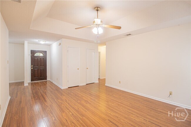 Building Photo - 148 Country Walk Cir