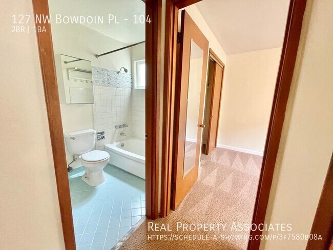 Building Photo - 127 NW Bowdoin Pl