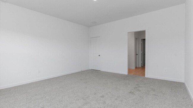 Building Photo - 5030 Balcolm Dr