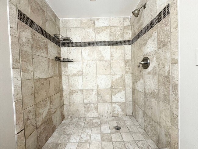 Building Photo - ~ Beautiful 3B/2.5B Lake Mary Home ~ Carpe...