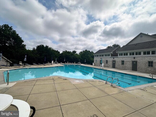Building Photo - 925 Jubal Way