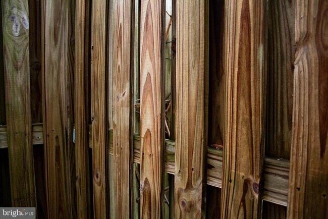 Building Photo - 2095 Pawlet Dr