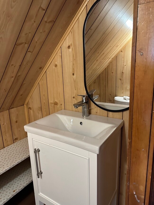 Building Photo - 8021 S Coles Ave