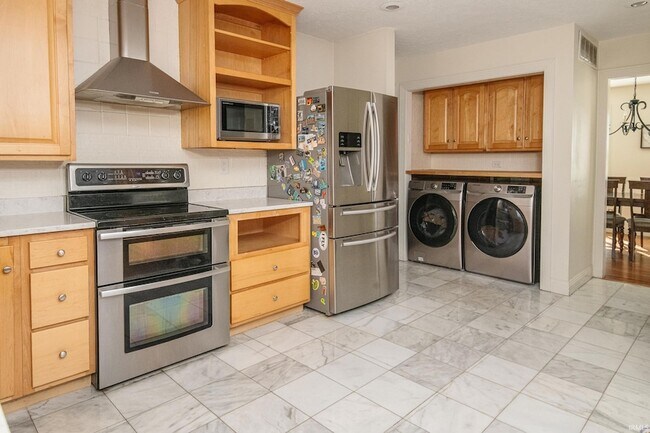 Building Photo - 3800 Christa Ct
