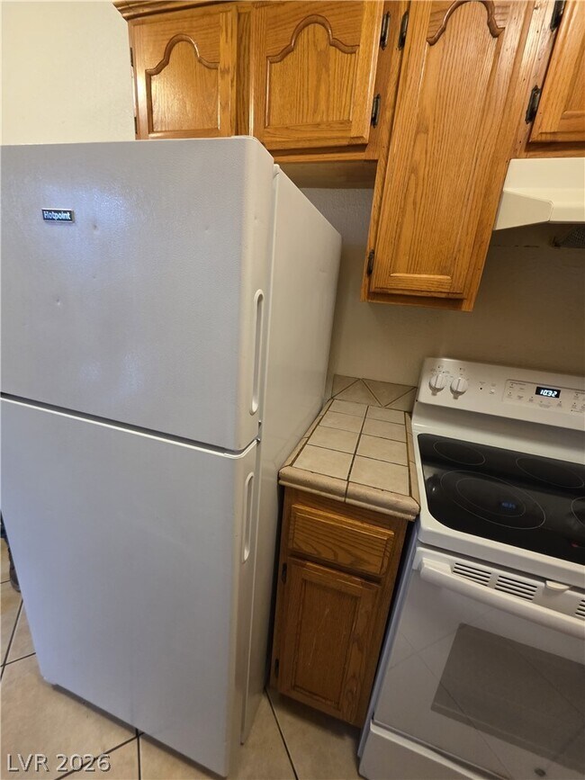 Building Photo - 412 W Monroe Ave