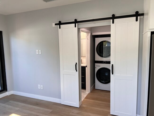 Washer-Dryer - 2901 Virginia Ave