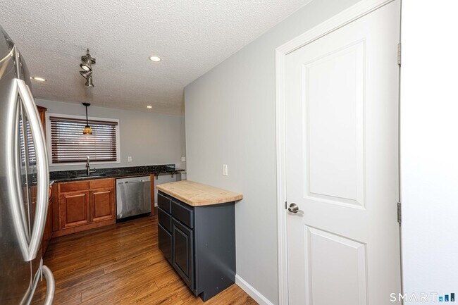 Building Photo - 49 Kimberly Cir