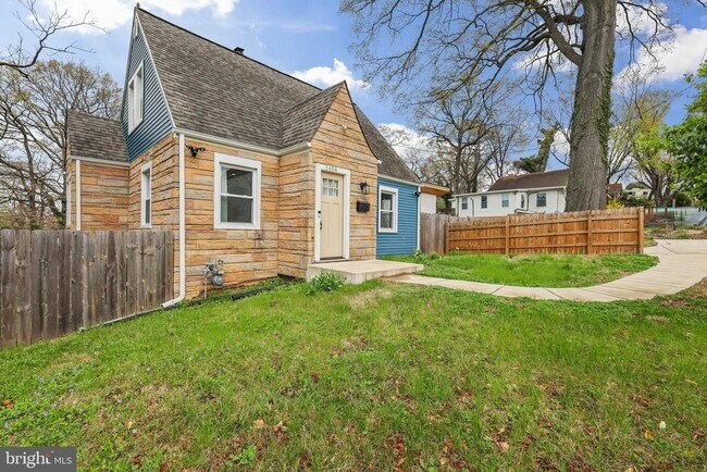 Building Photo - 1404 Beaver Heights Ln