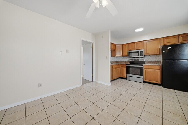 Building Photo - AMAZING 3 BED, 2 FULL BATH APARTMENT FOR RENT IN OCEAN VIEW!