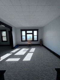 Building Photo - 17 E 6th St