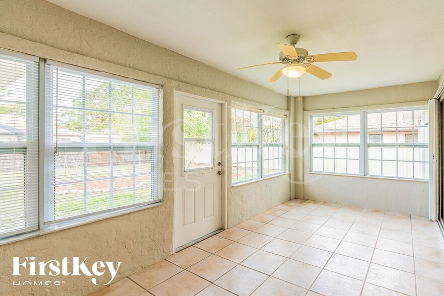 Building Photo - 1371 Maracaibo St