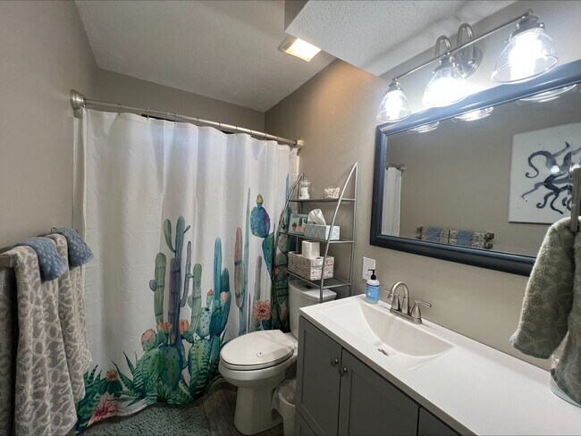 Building Photo - 352 Sailfish Dr