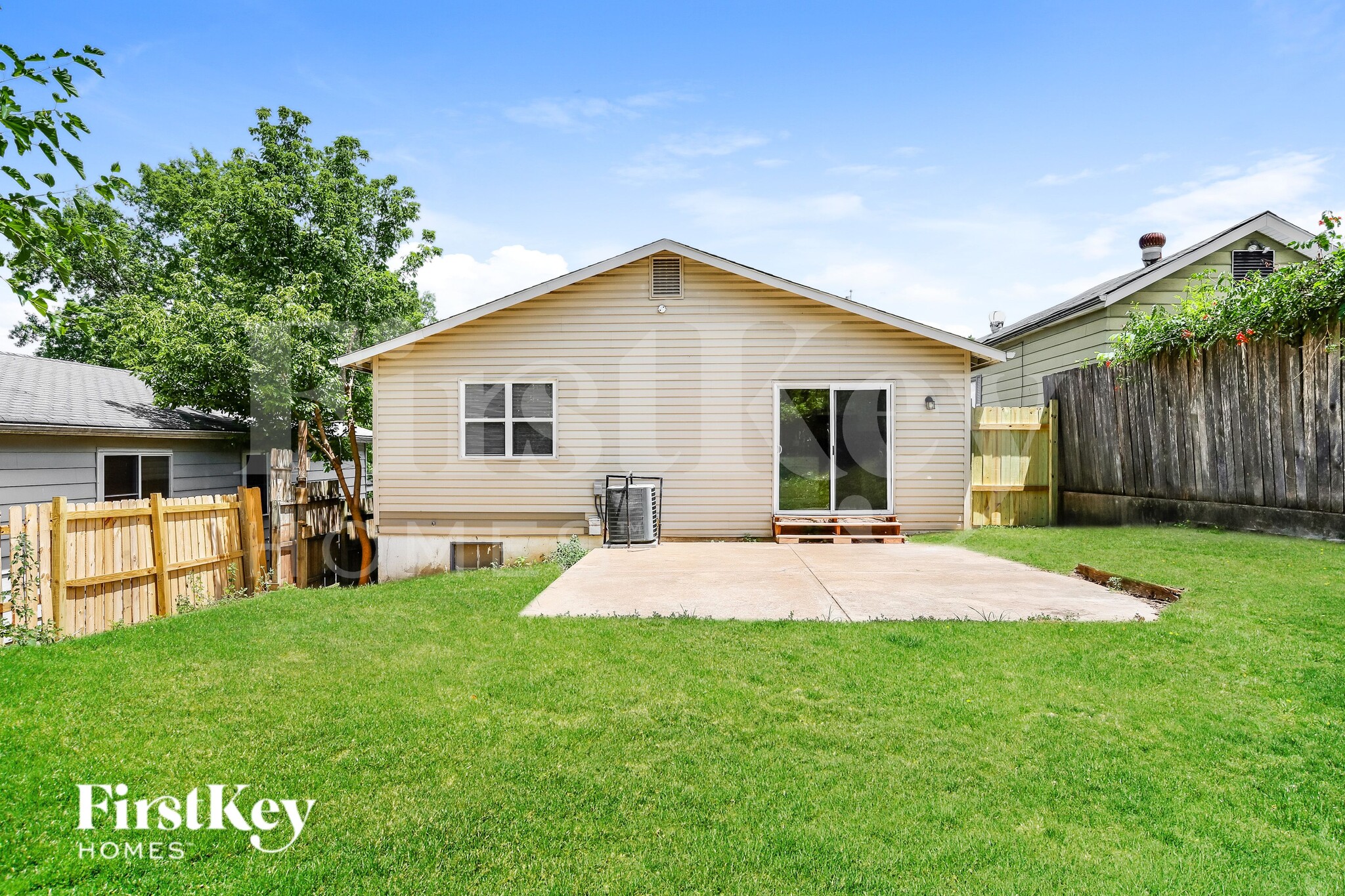 Building Photo - 9963 Meadow Ave