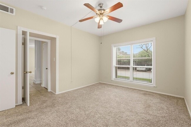 Building Photo - 2025 Augusta Dr