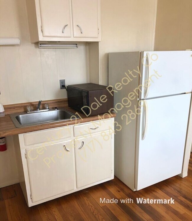 Building Photo - Clean 1 Bedroom w/ Utilities Included