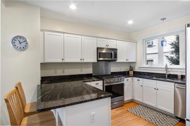 Building Photo - 22 Bateman Ave