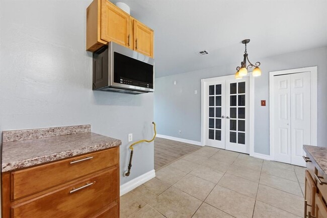 Building Photo - 6214 Club Terrace