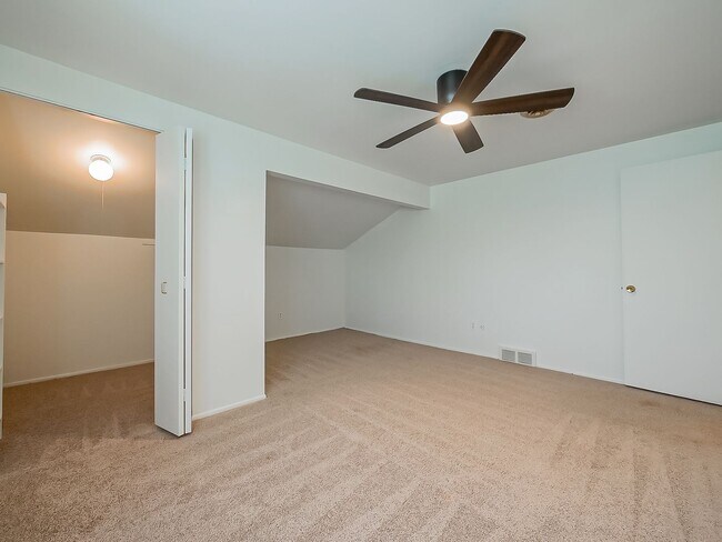 Building Photo - 42195 Park Ridge Rd