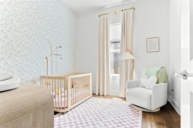 Building Photo - 381 E Greenbriar Ln