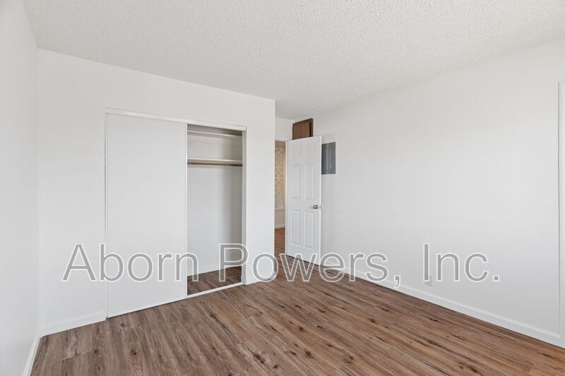 Building Photo - 1221 B St