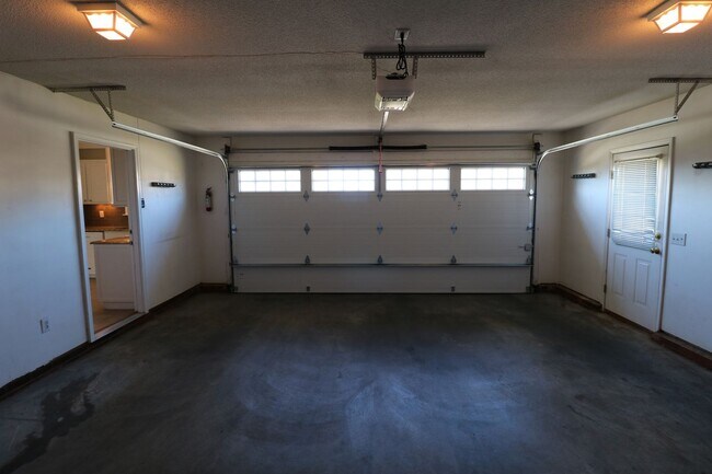 Building Photo - 505 Wallridge Dr
