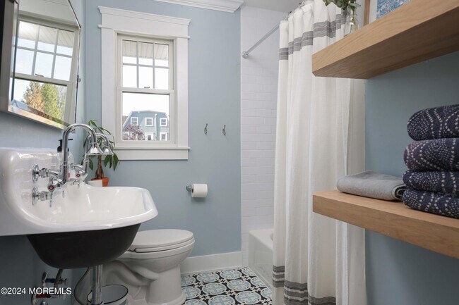 Building Photo - 408 Central Ave