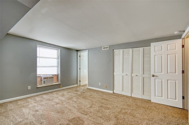 Building Photo - 4390 McPherson Ave