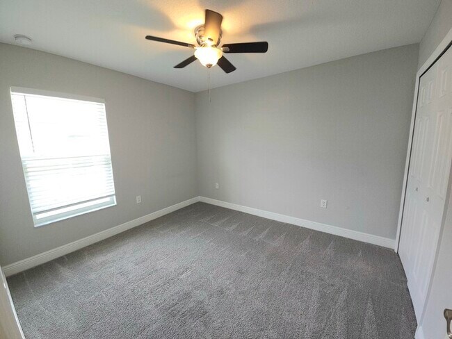 Building Photo - 5478 SW 128th Pl