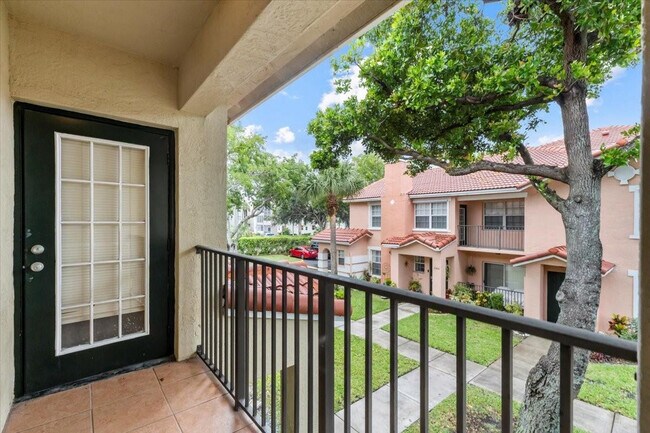 Building Photo - 2301 Belmont Ln