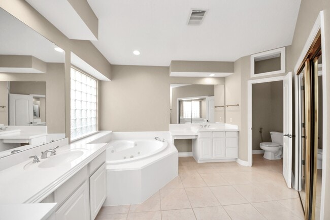 Building Photo - 5410 Deerbourne Chase Dr