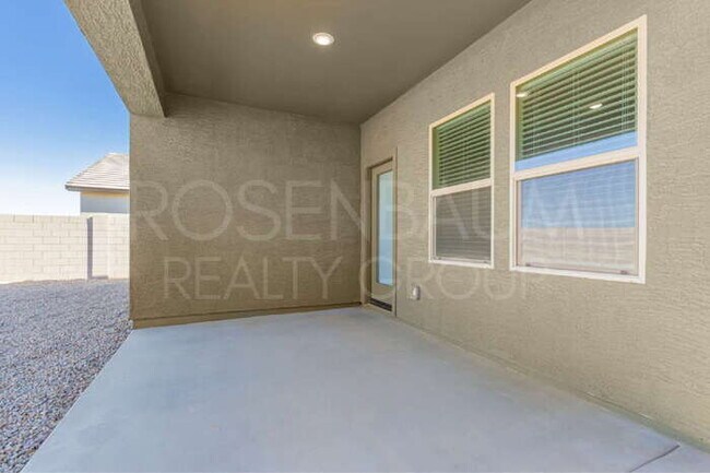 Building Photo - 47662 W Mellen Ln