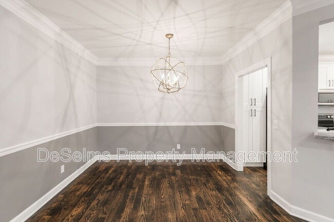 Building Photo - 210 Ashlawn Ct