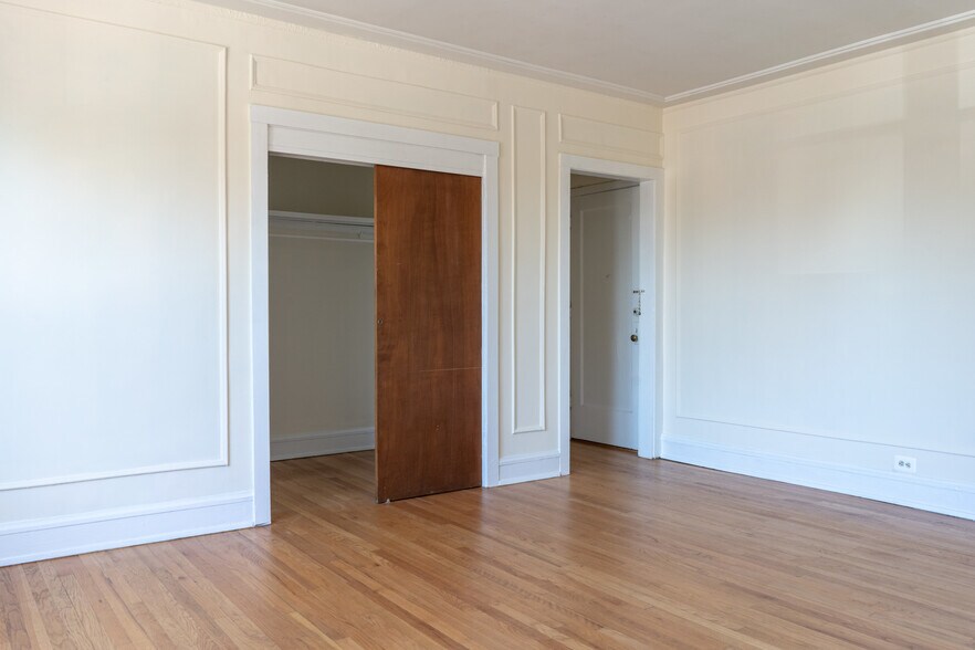 Building Photo - 2712 N Milwaukee Ave