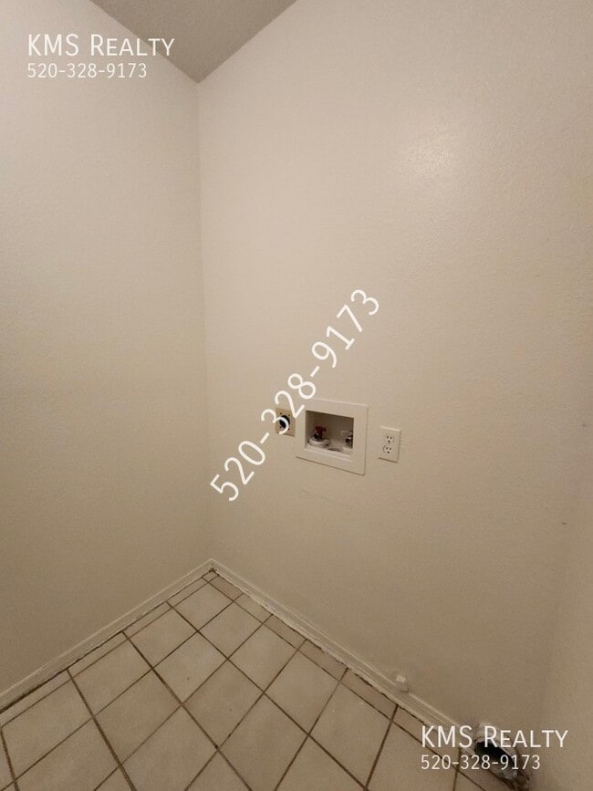 Building Photo - 56 N Camino Imagen