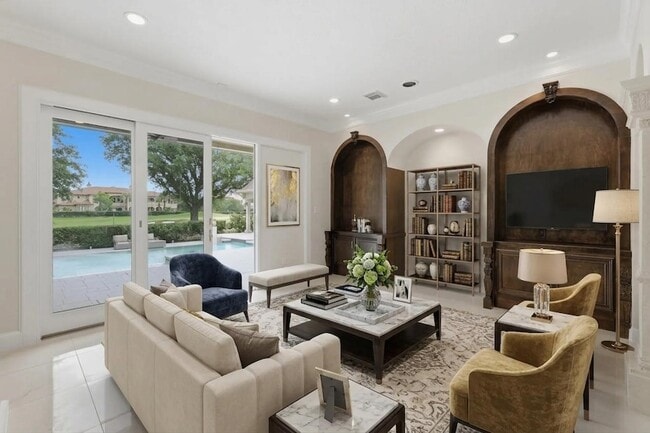 Building Photo - 3315 Riviera Dr