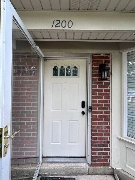 Building Photo - 1200 Churchill Ct