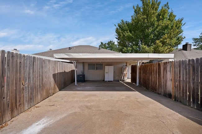 Building Photo - 4308 Elliott Oaks Dr