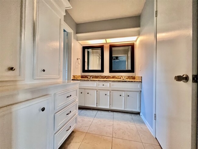 Building Photo - 11407 Briar Rose Dr