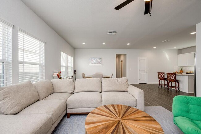 Building Photo - 10712 Timber Brook Pass