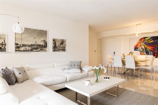 Building Photo - 19901 E Country Club Dr