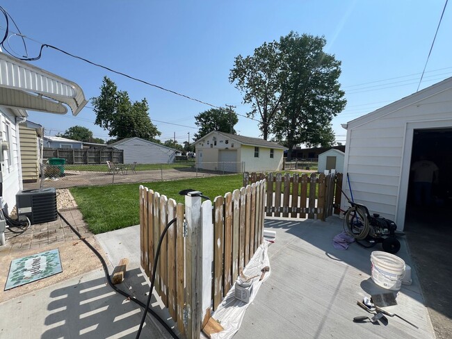 Building Photo - Charming 2 Bedroom 1 Bath Home!
