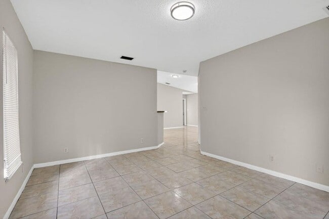 Building Photo - 2208 Evans St