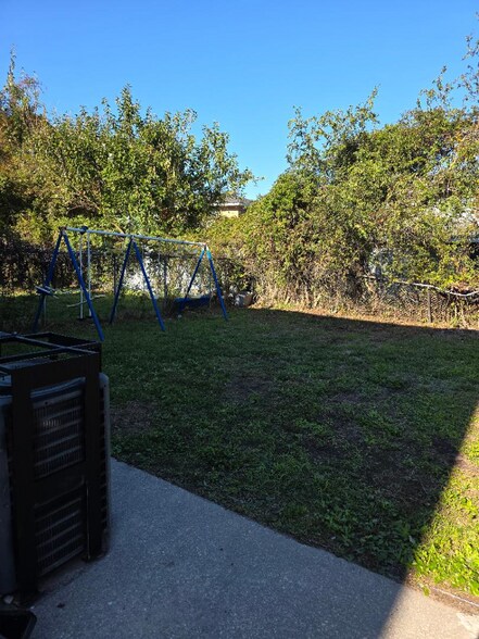 Building Photo - 7843 Sail St