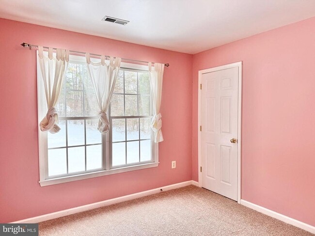 Building Photo - 31 Willowmere Ct